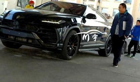 【谍照】近日各大平台的发加油站遇兰博基尼URUS