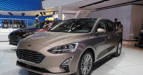 全新福克斯颜值高，1.5T+8AT配置，朗逸、卡罗拉怕了吗？