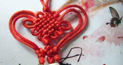 《定情诗》中 中国古代女子的 十大定情信物