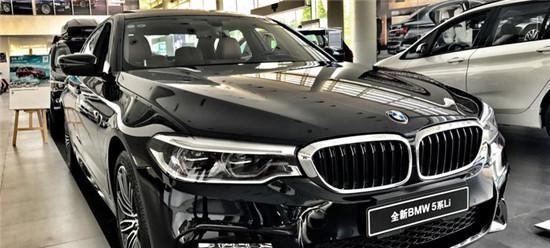 全新宝马5系来袭, 比老款还要时尚, 搭配鸡腿档把