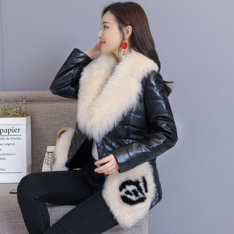 2018最新款羽绒服,保暖洋气不臃肿,太美了,适合