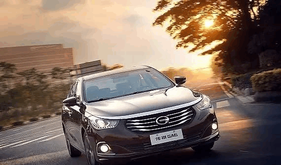 内饰媲美进口奔驰, 动力不输合资思域, 传祺GA6销量却如此惨淡?