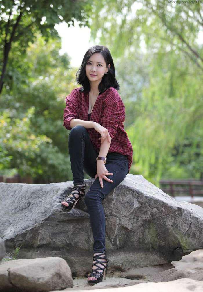 紧身牛仔裤, 让整体外型更美, 上镜美人傲人身姿花枝招展!