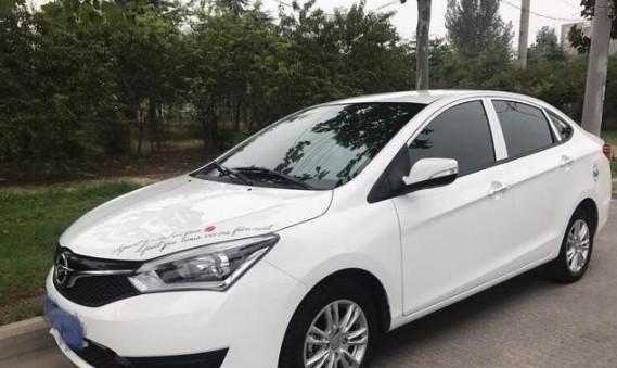 这货最低不到5万元, 有点运动感, 性价比杠杠的, 空间还大