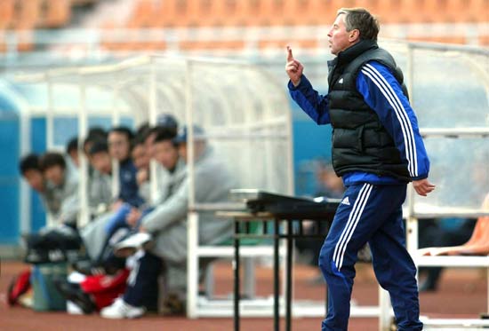 大连足球史上今天:2005年马帅双响 大连实德2