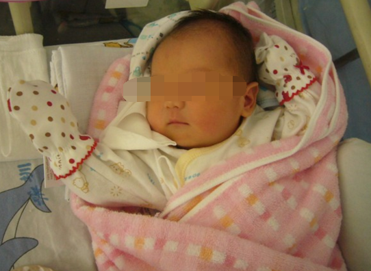 女子怀孕8个月产检路上出车祸,医生说撞得好,