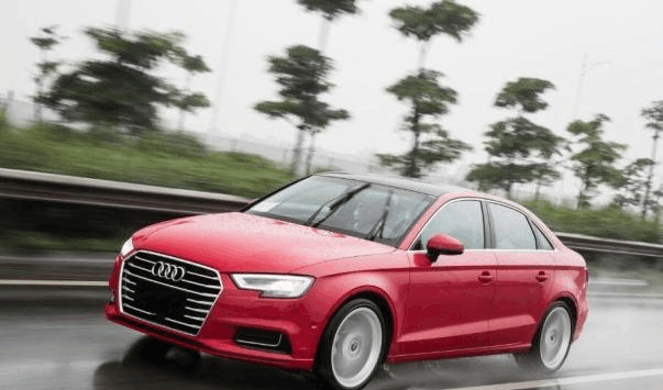 月销量是宝马1系的5倍, 新款外形年轻动力升级, 不到20万!