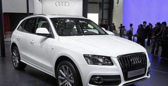 奥迪轮胎漏气要换备胎，打开后备厢看到备胎让车主吃了一惊