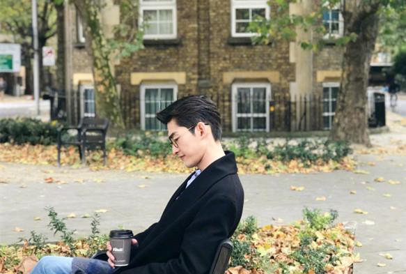 张翰把衣服披在肩上, 真的被帅到了!