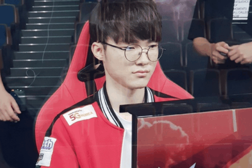 Faker不会用佐伊只能ban掉?比赛完Rank第一把