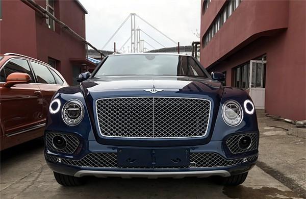 2018款宾利添越柴油版4.0T V8随心所欲跋涉高山险阻