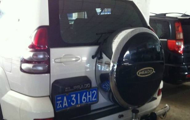 富二代买二手车只为出国自驾游,警察竟搜出毒