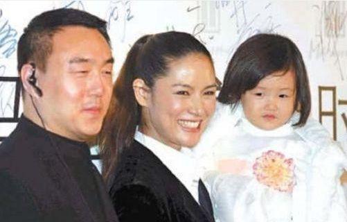她是中国第一美女，27岁嫁央视导演郎昆，如今44岁种地为生