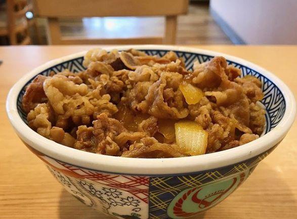 一碗满满的幸福6种经典日本丼饭你最爱哪一款