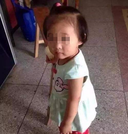 妈妈生孩子不幸去世, 宝宝被遗弃医院两年!