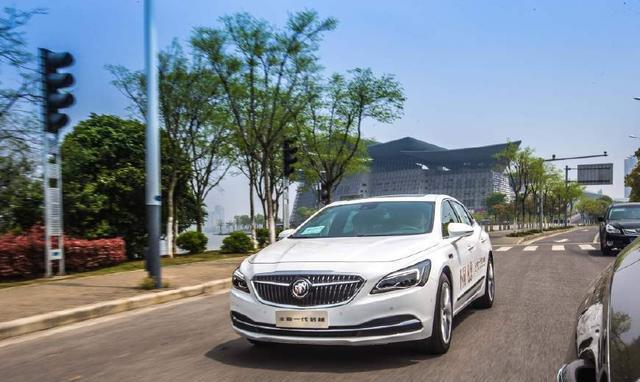 别克发怒了, 君越全系优惠4万元, 最低18万, 要挤掉帕萨特和迈腾