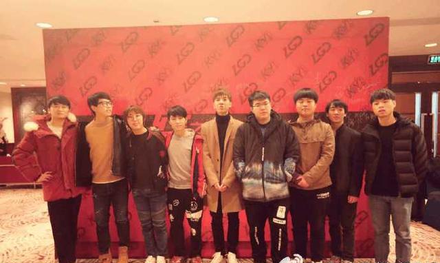 LPL选手身高科普,原来xiye不是最矮的