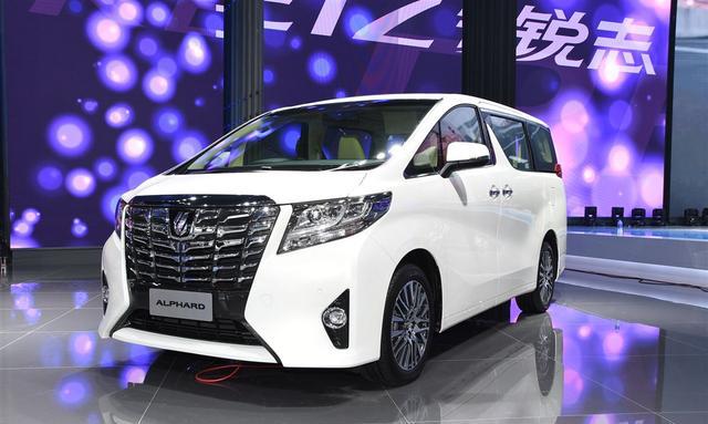 丰田埃尔法，奔驰GMC？科比，姚明等小巨人都开啥车呢？