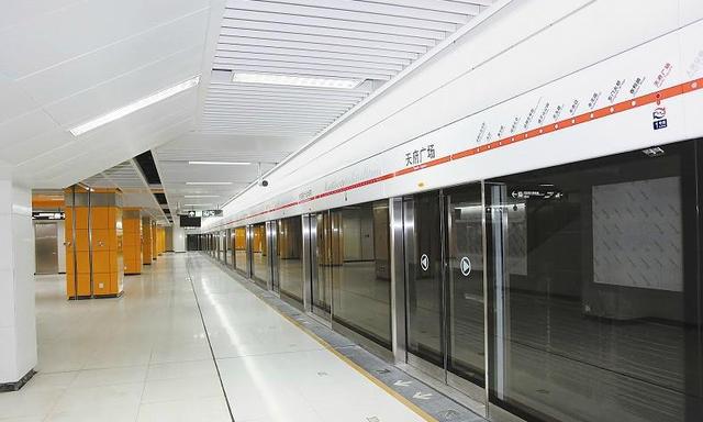 从公交车到地铁7号线，成都的公共交通如何改变我们的生活?