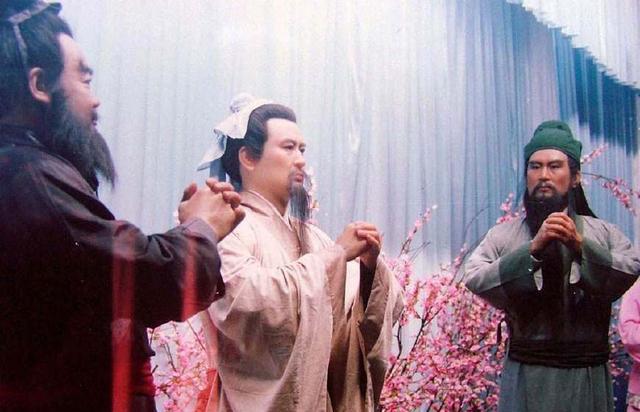 为什么小女生会容易争风吃醋呢?