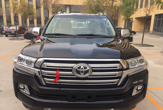 中东版丰田酷路泽4000黑色更炫耀