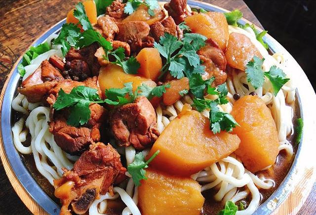 没想到在运城还能吃到这么好吃的大盘鸡,还说什么!美美喋一顿吧