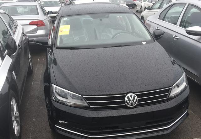 山东车友花14万元买辆大众速腾, 上了车牌后朋友对他看法大变