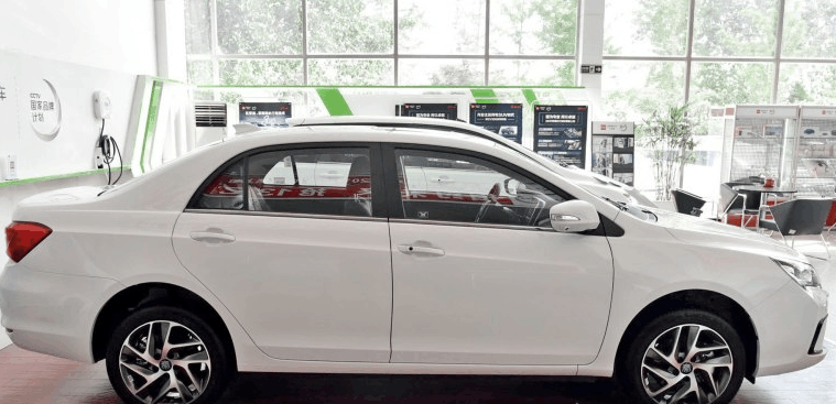 这款国产车空间大配置高, 安全系数高, 省油超过日系车!