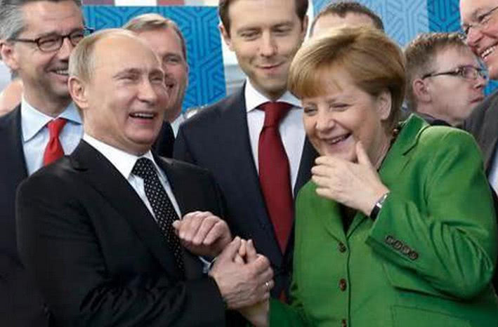 特朗普这一下慌了,北约与欧盟向俄罗斯积极示