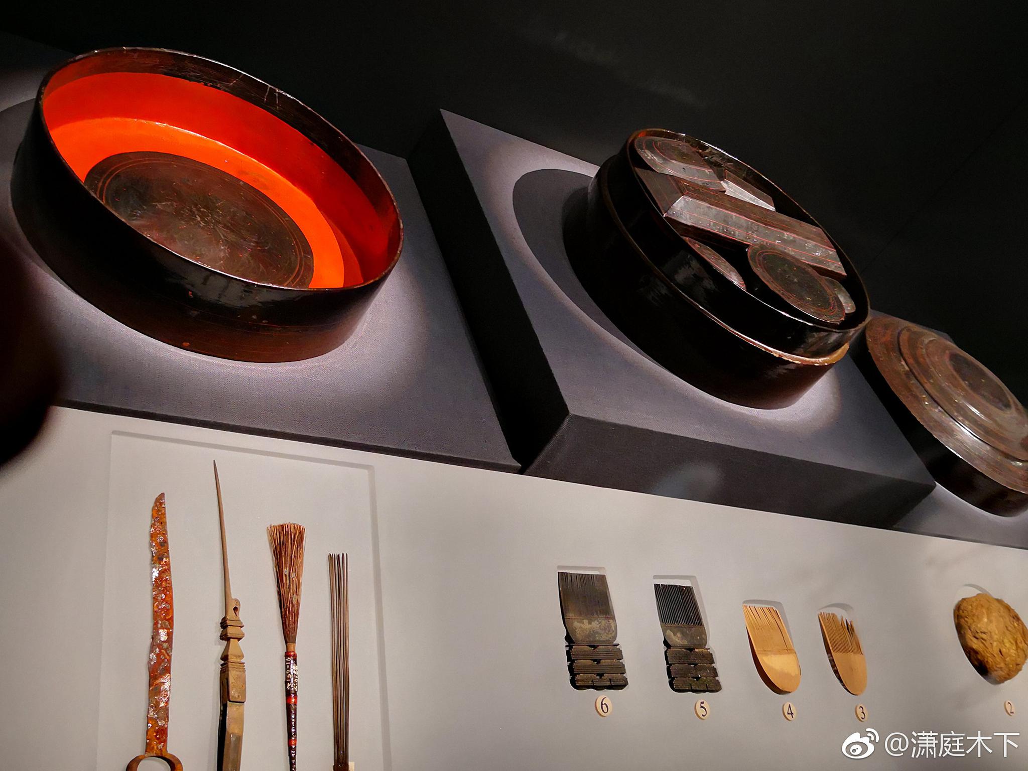 马王堆汉墓，曲裾素纱褝衣，汉墓T形帛画，黑地彩绘漆棺