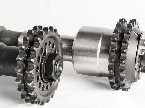 在动力系统方面，吉普指挥官进行了2.0T发动机改版