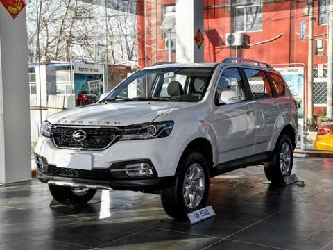 陆风已看不到山寨的路虎影子,硬派大气重新做车,12万!