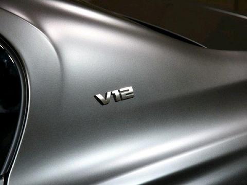 又一宝马面临停产, 3.7S破百+激光大灯, 300万的奔驰S级自愧不如