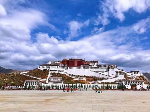 特斯拉能做的事，这辆30万的国产车也做到了，而且全程无高反