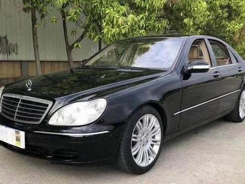 百万奔驰只卖10万，3个月没卖出去，网友：倒找我10万都不要