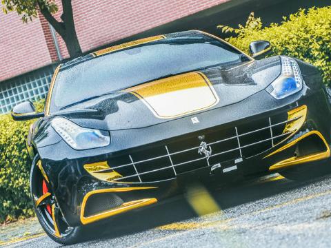 要说豪车配色怪不怪，法拉利FF排第二，其他都要往后稍一稍