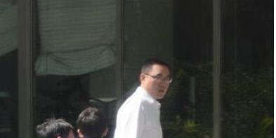 海清全家近照, 母亲身份显赫为人低调, 老公普通, 儿子清秀像妈