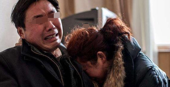 女子剖腹产,出院几天离奇去世,得知原因,娘家人