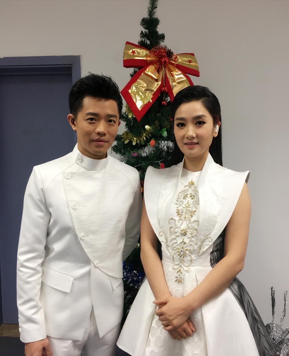 曾毅老婆个人资料图片