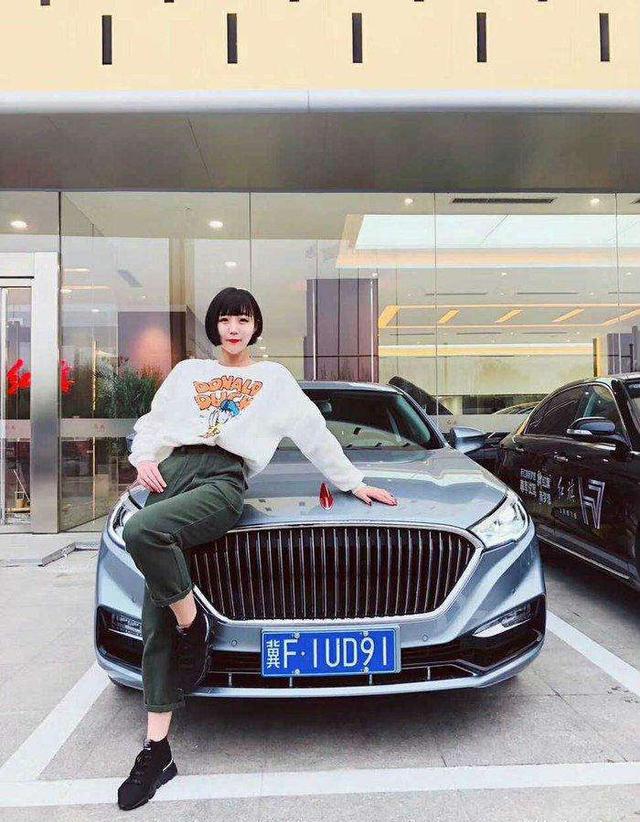 全国首辆红旗H5女车主诞生，颜值帅掉渣，车主：比宝马更有面子