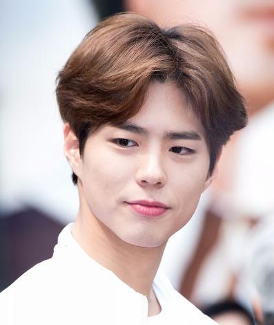 如果男生出现这几种现象,没错是在变帅了