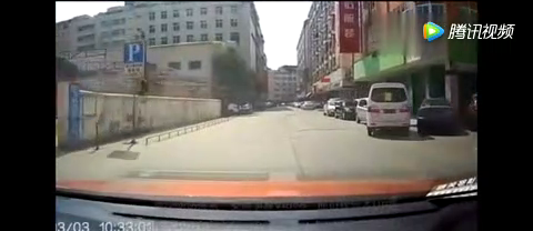 随心所欲的电动车防不胜防，真把马路当自己家