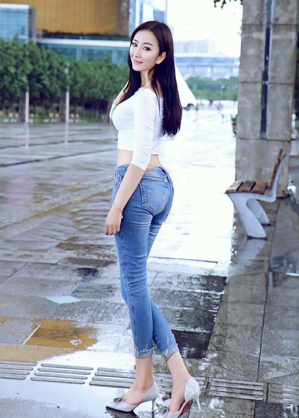 气质美女穿搭牛仔裤, 清新随意