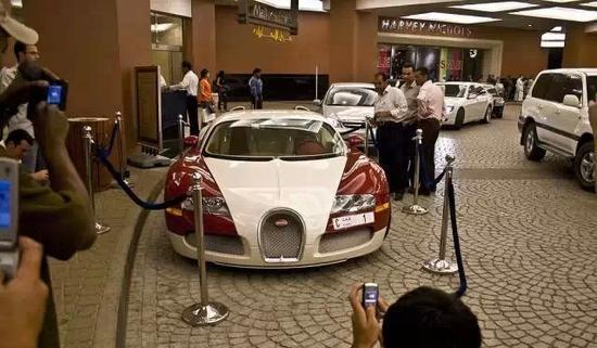 这才是真正的土豪，直接秒杀王思聪一辆车牌能买42辆王思聪座驾