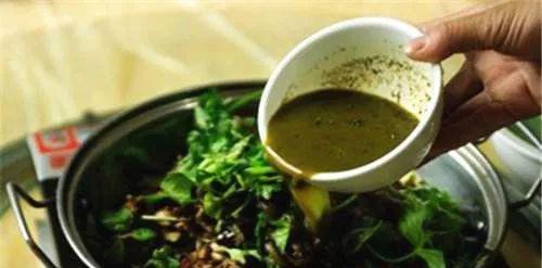 藏在贵州深处 “屎”一般的牛瘪火锅居然如此好吃!