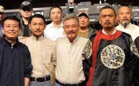 赵本山实力到底有多强,看下面照片就明白,东北扛把子不是白叫!