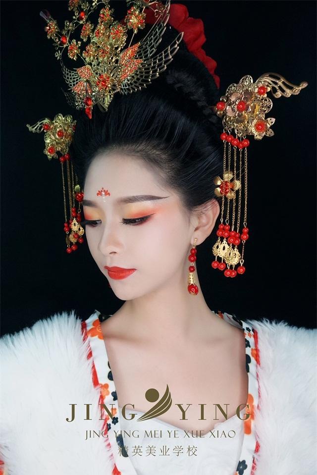 1款超美的唐装化妆造型，古装化妆作品，值得珍藏
