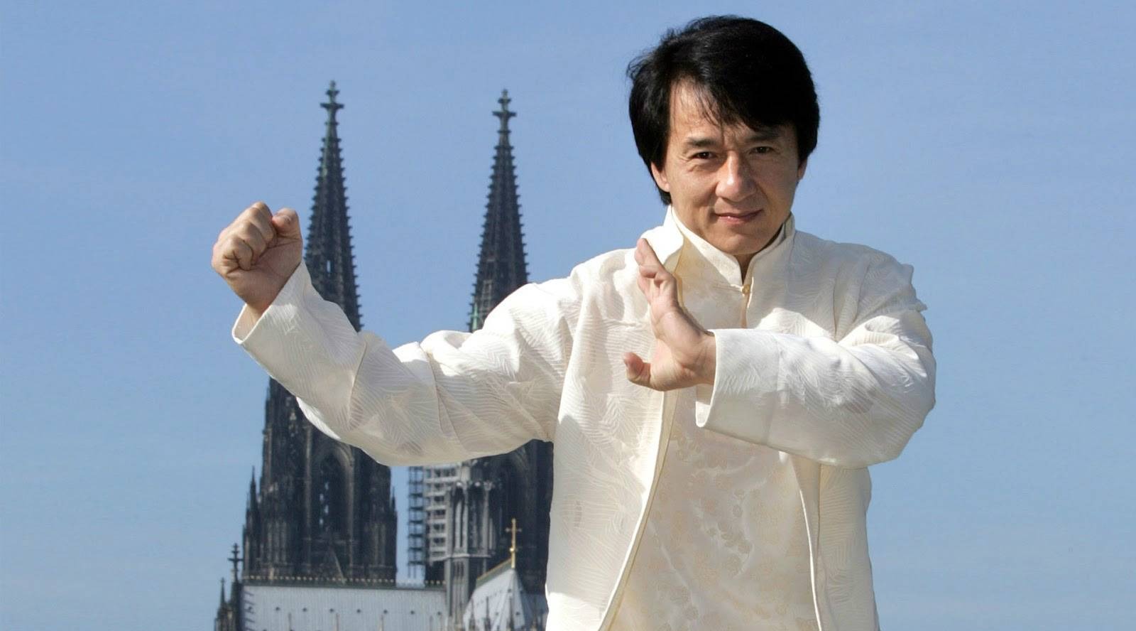 成龙说他要干到80岁,年轻的我们还不努力吗?