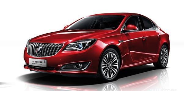 君威是一款中高档轿车，有着精致的外表和豪华的内饰