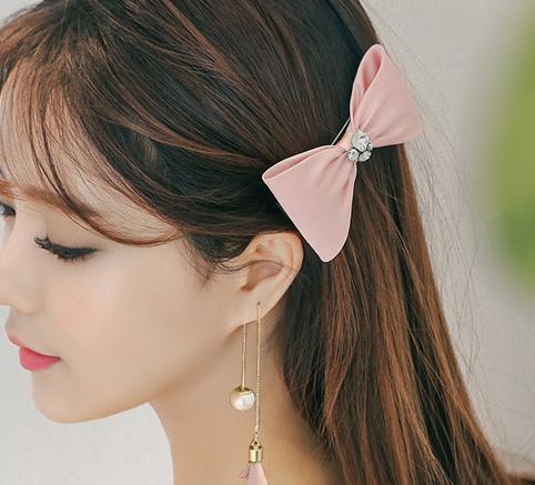 连耳洞都没有? 杨幂一天带一款, 美得不像样